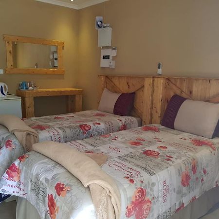 Montanique Lodge Buffelspoort Zewnętrze zdjęcie